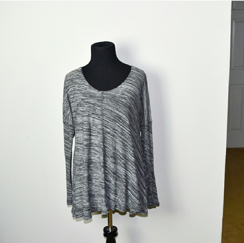 Cynthia Rowley Grey and Black Flowy Top - Picture 1 of 2